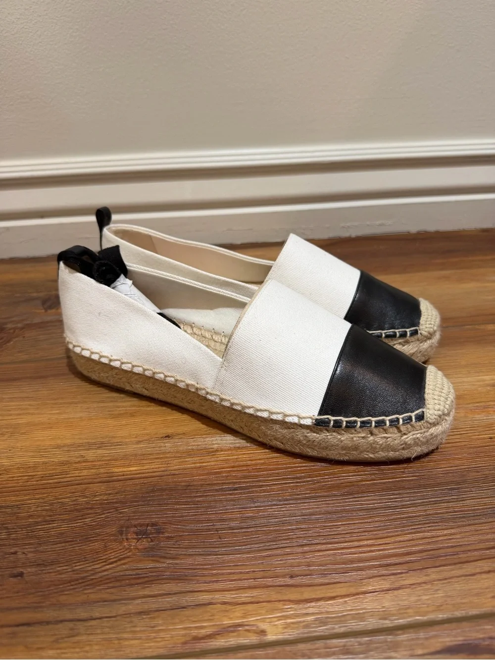 NEW J. Crew White Canvas Espadrilles with leather Black Toe Cap Size 9